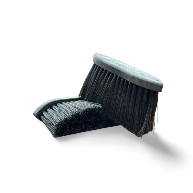 Escova Mane Brush 8cm Black para crina e cauda de cavalo